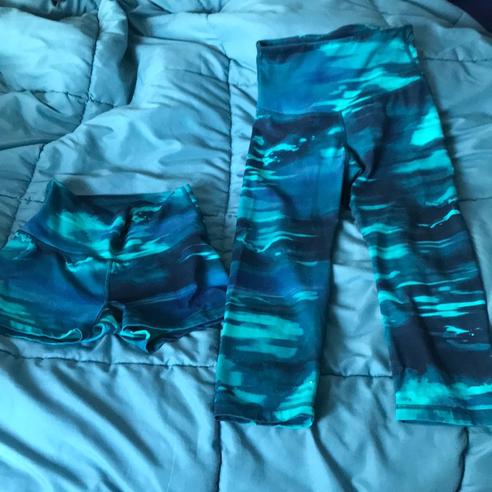 Beautiful Old Navy capri legging and short set